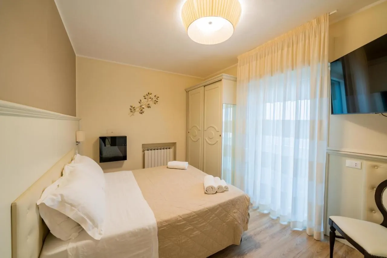 Hotel Orchidea 체르비아