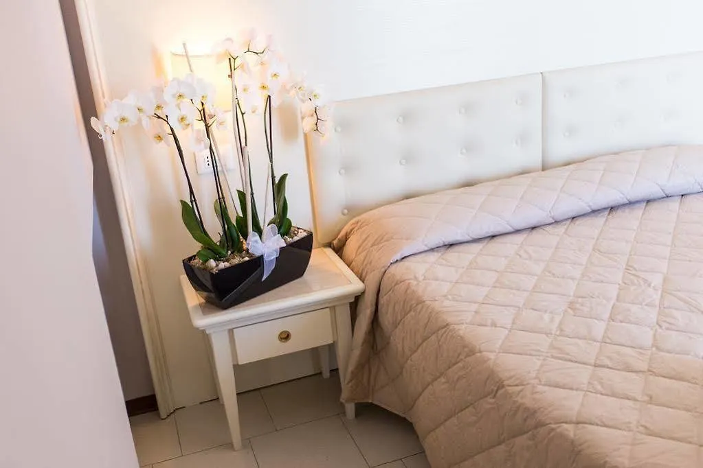 Hotel Orchidea 체르비아